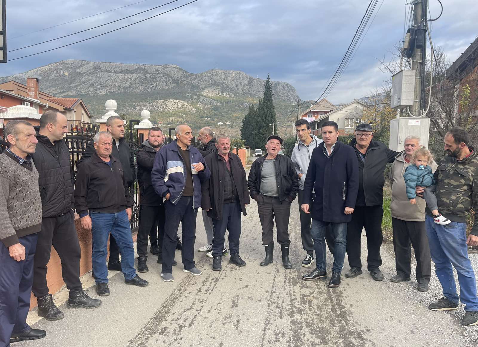 Dajković u Maslinama: Nadležna preduzeća će očistiti kanal, poplave se dešavaju i zbog ljudskog faktora