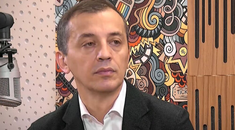 „Beli orao“ najviše voli Crnu Goru: Oštetio državu za 210.000 evra čašćavajući navijačke grupe, NVO i medije dok je bio ministar?