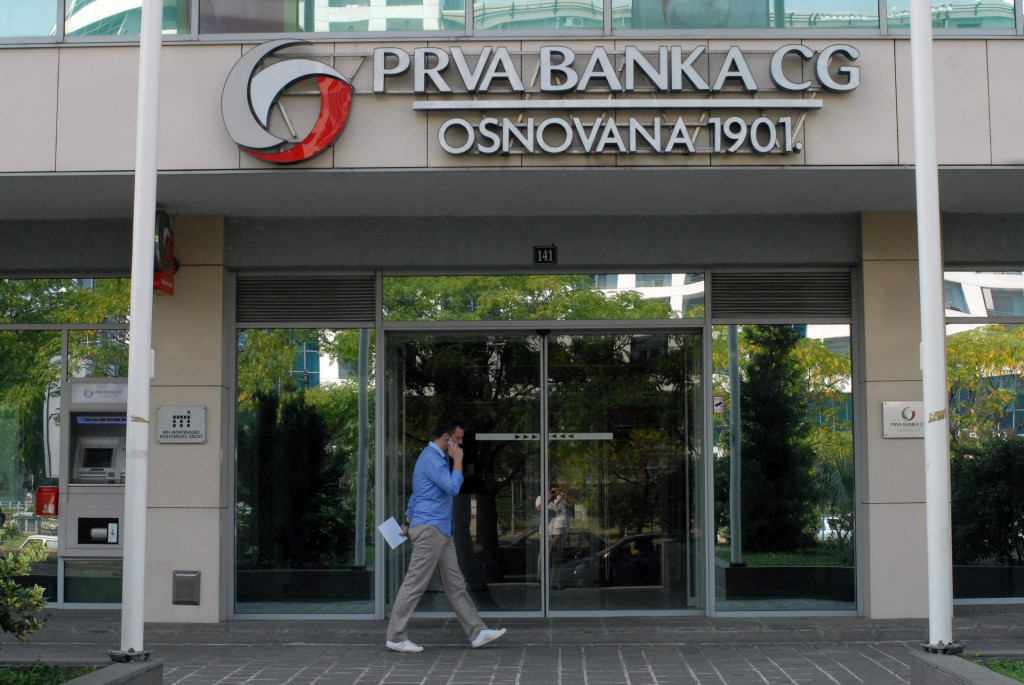 Prva banka „ide“ u Republiku Srpsku: Đukanovićima i DPS-u ne smetaju srpske pare kad se prodaje Prva banka!