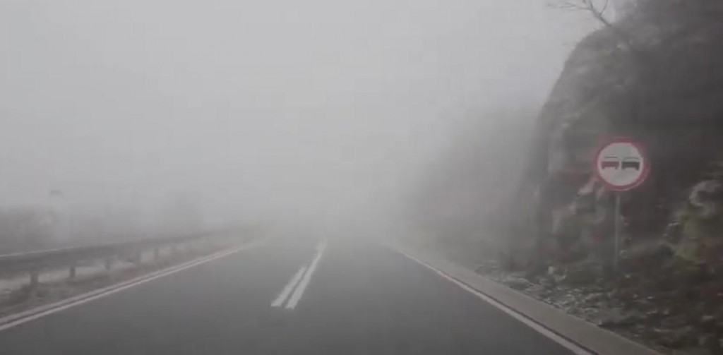 Oprezna vožnja, mjestimično smanjena vidljivost