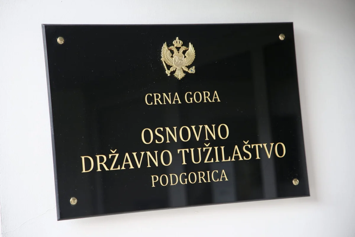 Određeno zadržavanje Podgoričaninu: Nasrnuo na dostavljača hrane, udarao ga šakama i nogama u glavu