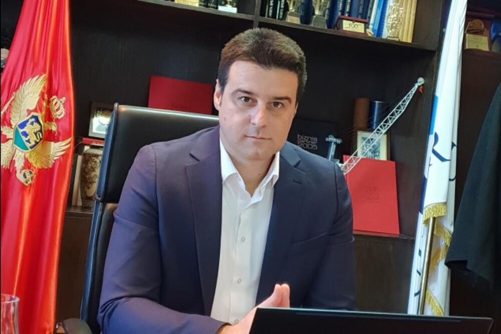 Pješčić razriješen, pa ponovo izabran za direktora Luke Bar