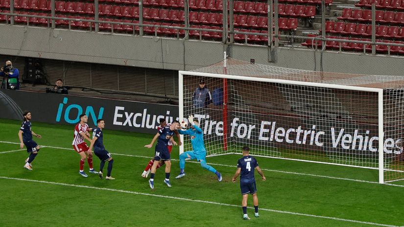TSC daleko od čuda: Petarda pukla u Pireju