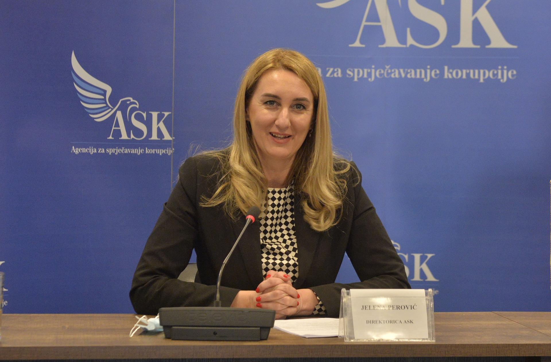 ASK-u nije palo na pamet da ispita kako je žena člana Odbora direktora „To Montenegra“ zarađivala mjesečno 45.000 evra od Ministarstva održivog razvoja i turizma