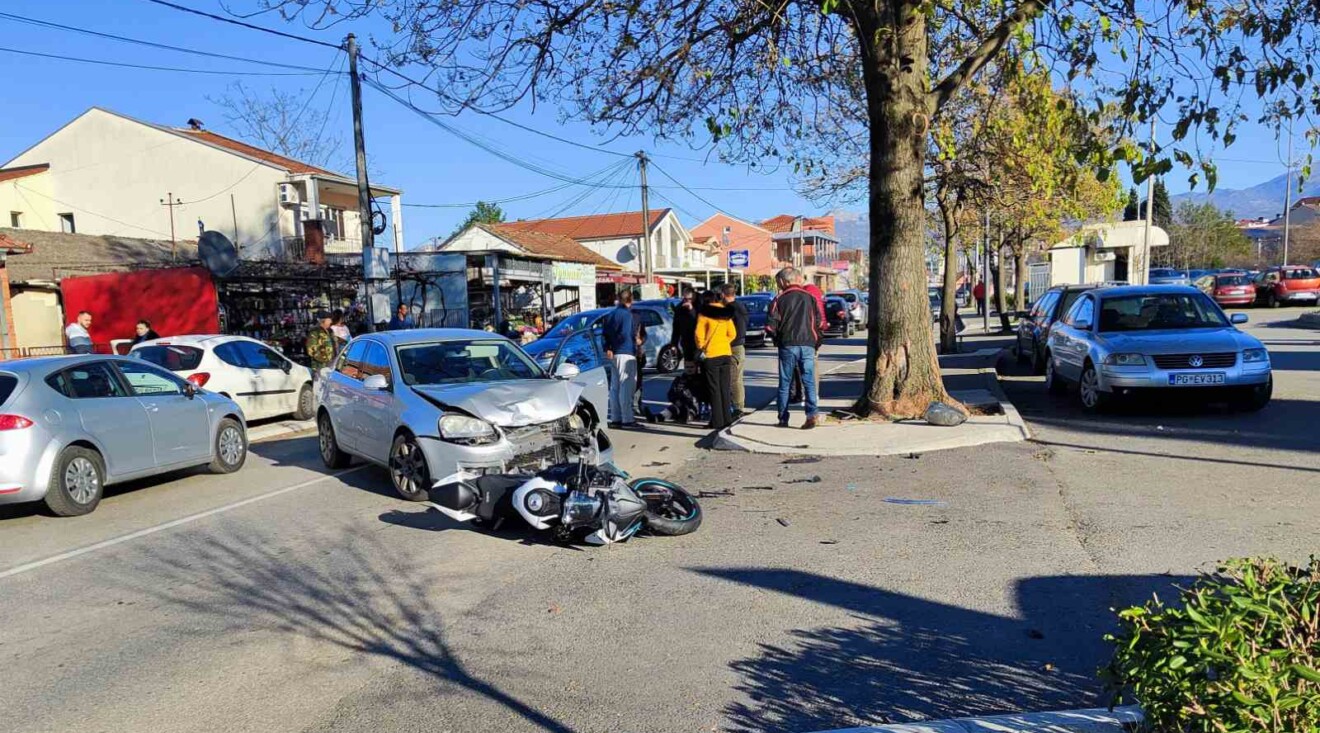 Podgorica: Motor se sudario sa autom, ima povrijeđenih