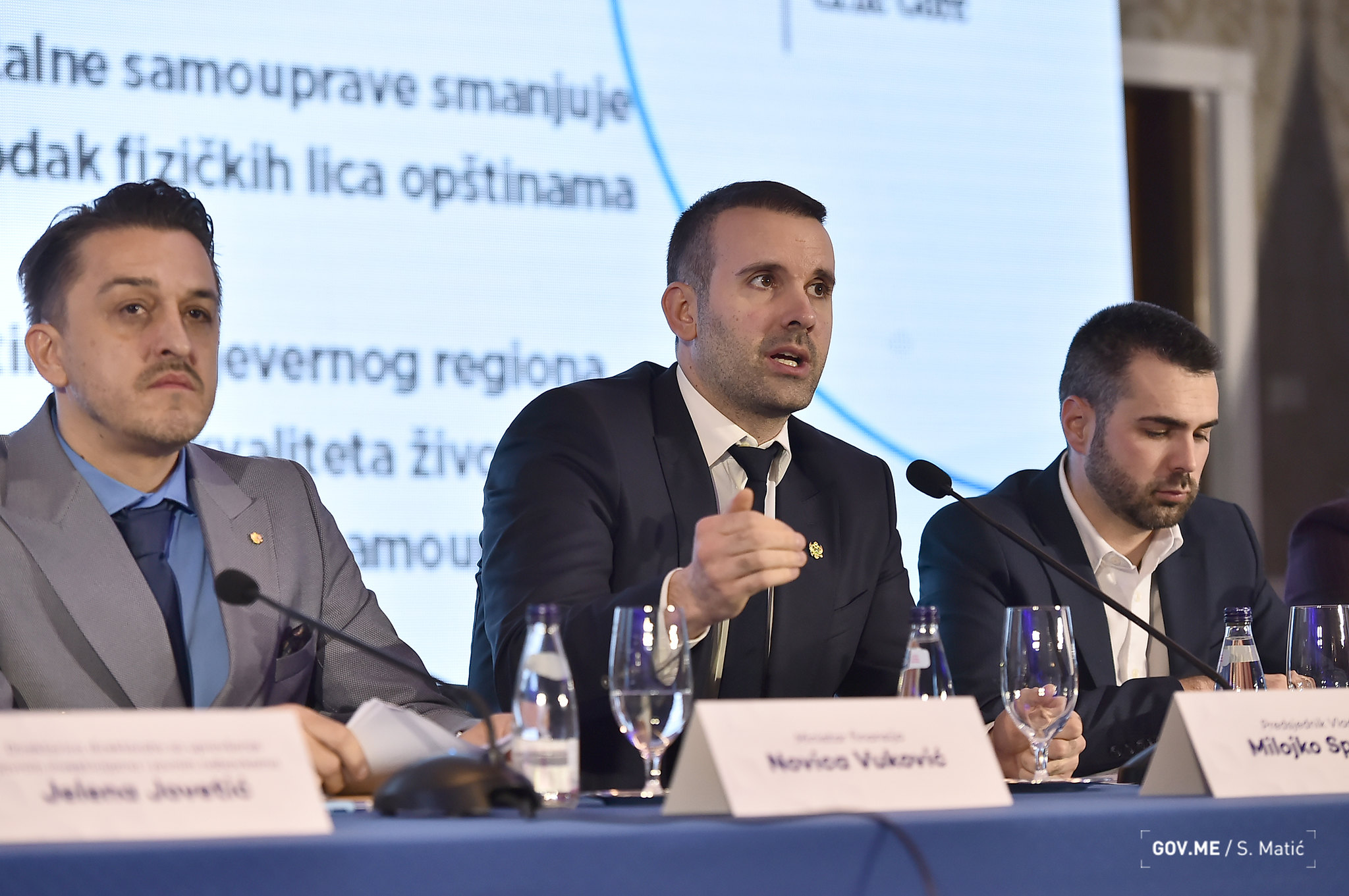 Reforme ni na vidiku? Vlada planira više novca za ugovore o djelu i nova zapošljavanja