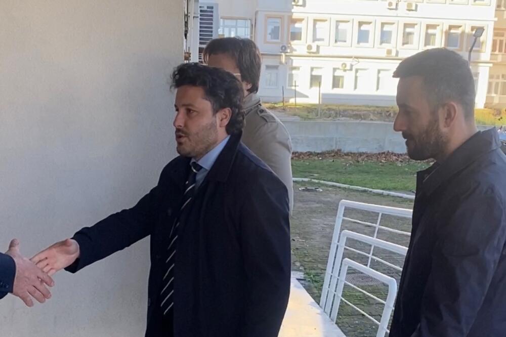 U Osnovnom sudu u Ulcinju, po tužbi Lazovića i Ubovića, održano suđenje Abazoviću