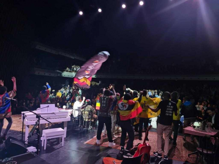 Jedinstveni spektakl sinoć u MTS dvorani: Željko Vasić i Uganda Connect