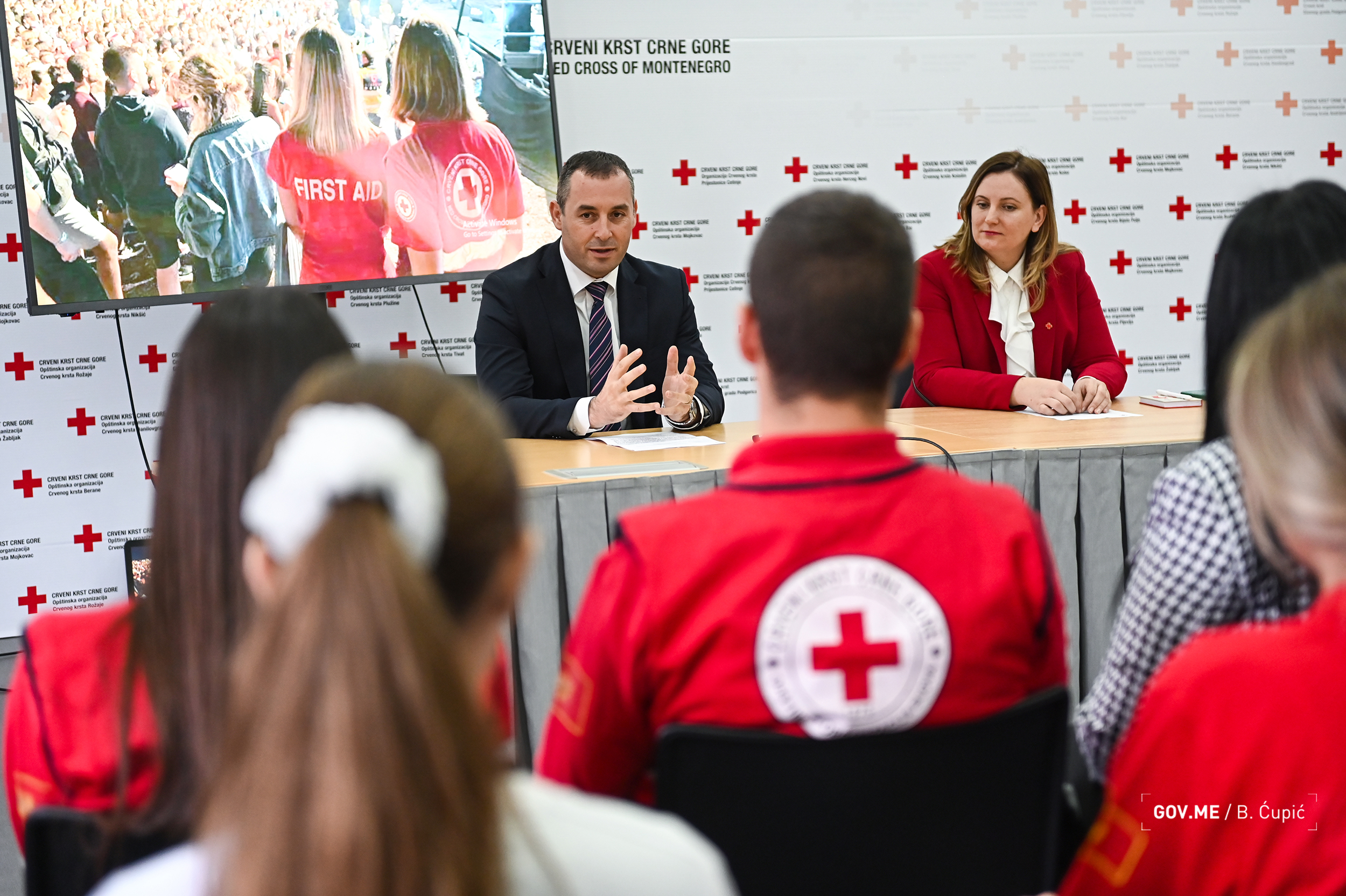 Šćekić se sastao sa generalnom sekretarkom Crvenog krsta i volonterima opštinskih organizacija