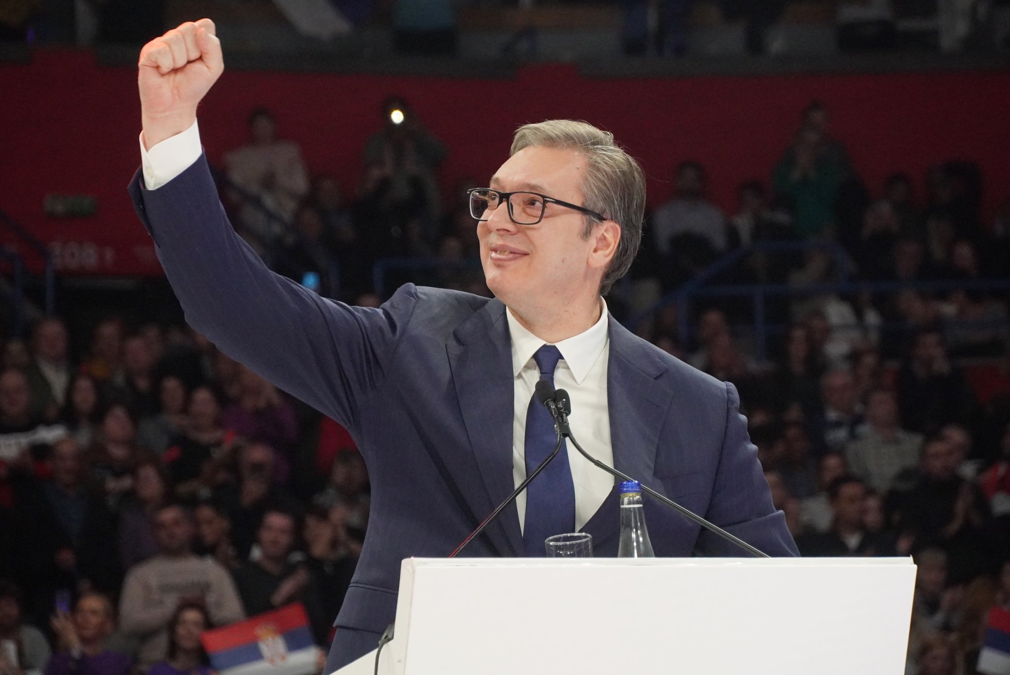 Srbija u susret glasanju: Bitka pod izbornim obručima, Vučić VS opozicija