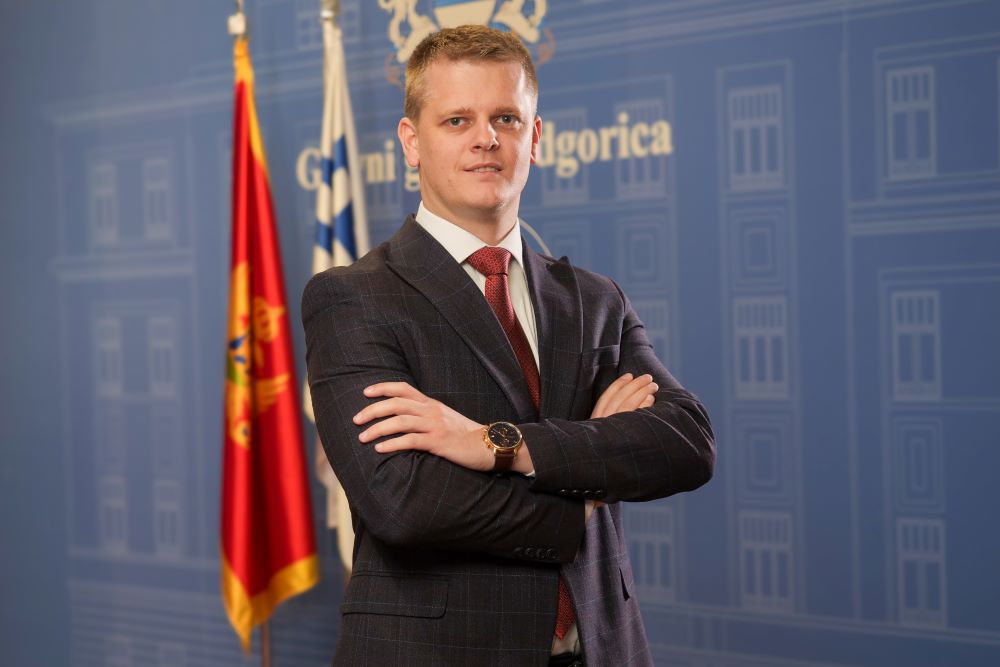 Mićunović: Glavni grad napravio važan korak u pravcu digitalizacije usluga javnog prevoza u Podgorici, građani će imati preciznije informacije o redu vožnje