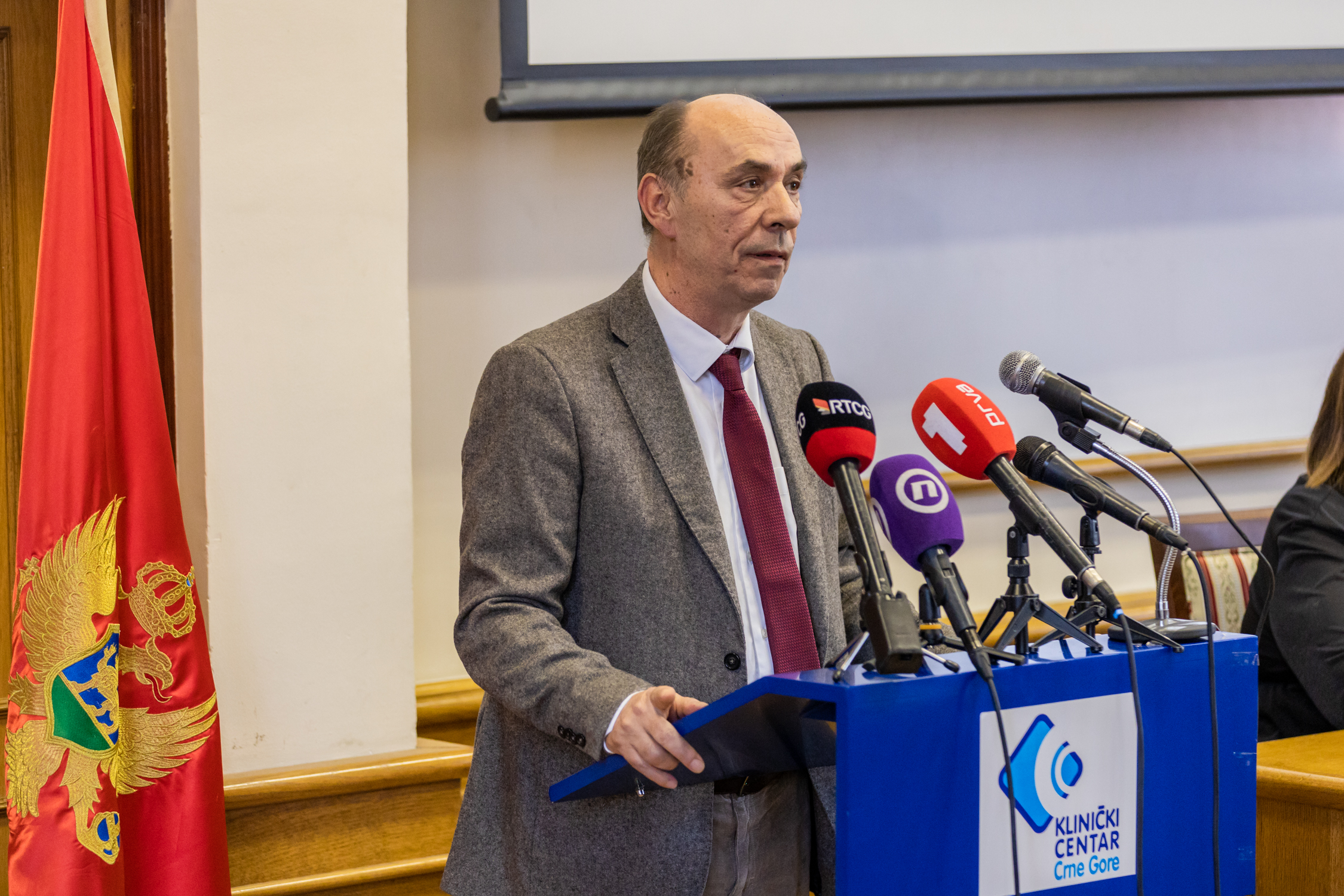 Pavićević povodom Dana Kliničkog centra: Struka da preuzme kontrolu u svoje ruke