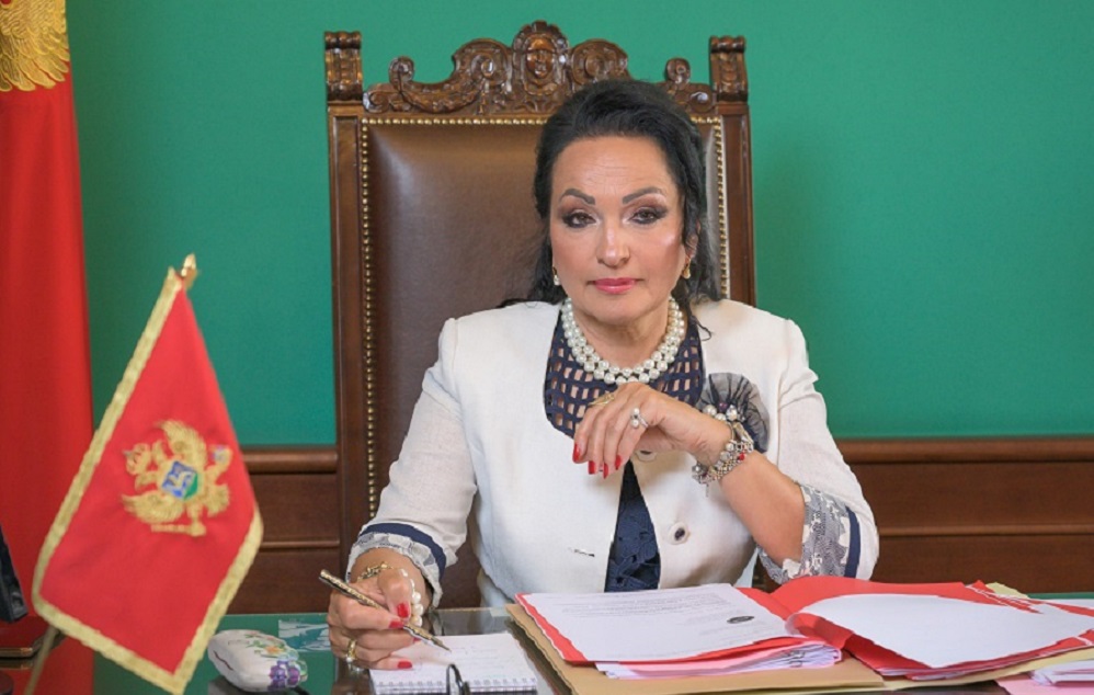 KOME PRETI MEDENICA