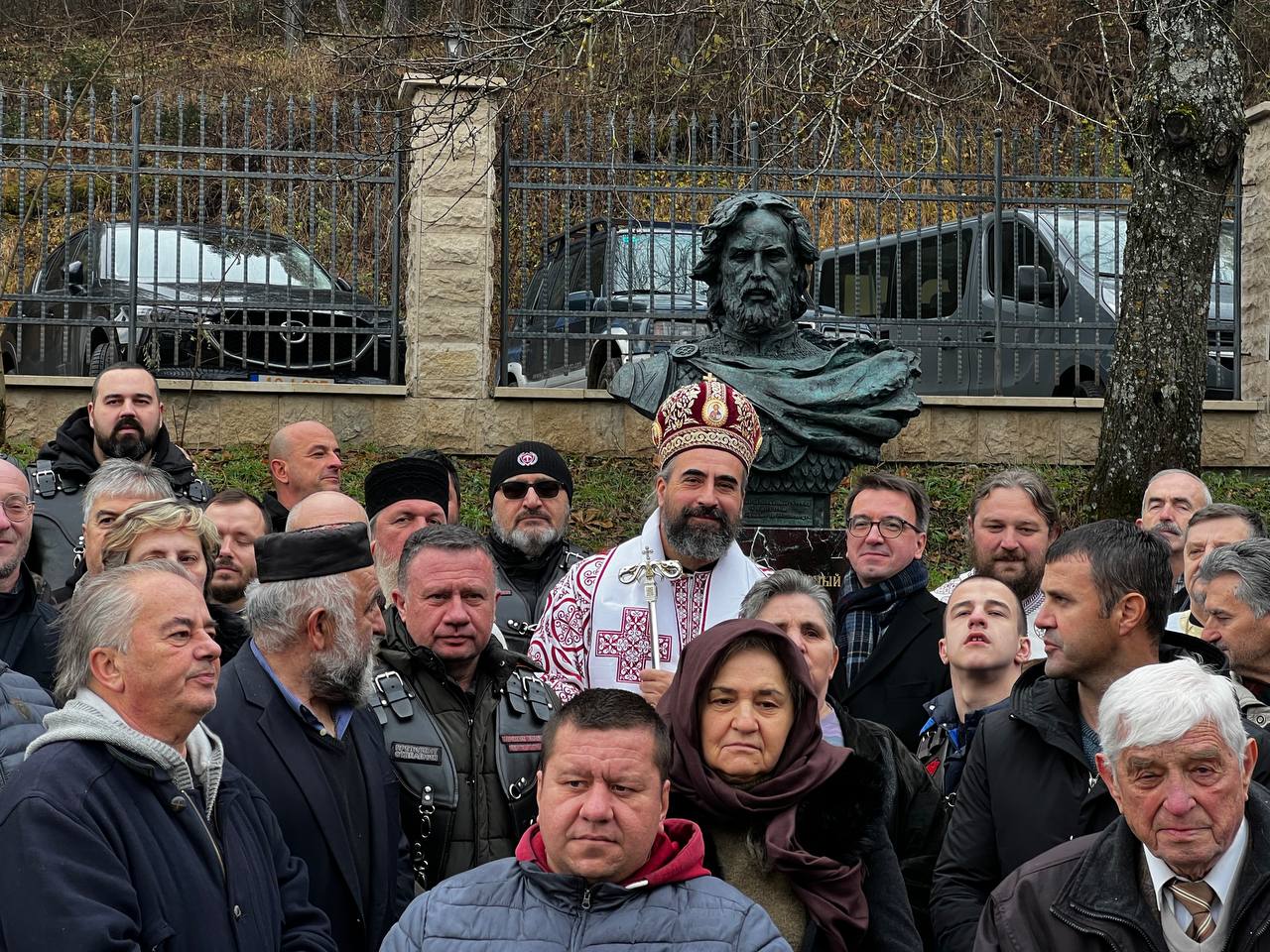 Otkrivena bista Svetom Aleksandru Nevskom u Andrijevici, prisustvovao i vladika Metodije