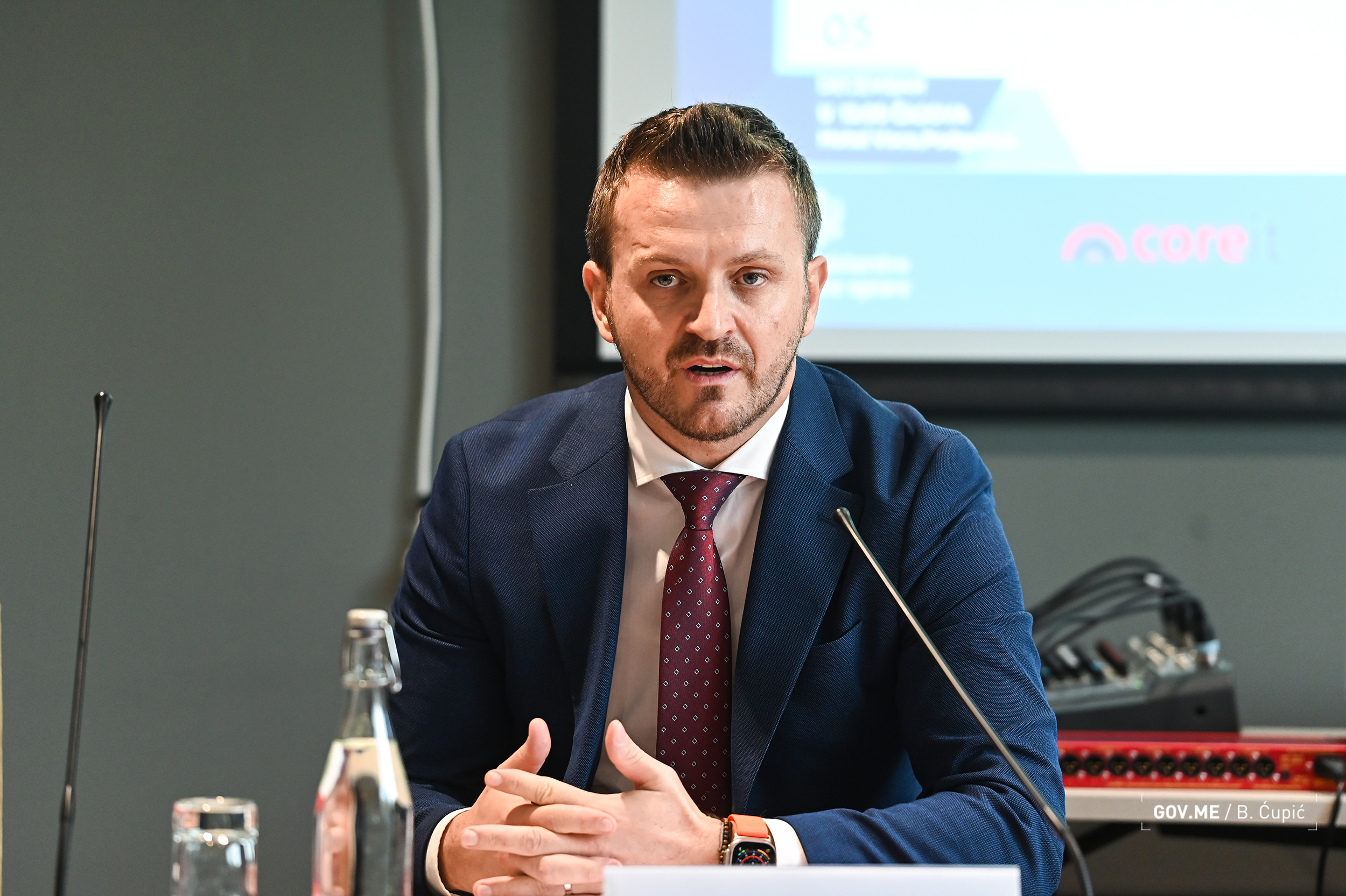 Dukaj: Podrška otvorenoj i transparentnoj upravi