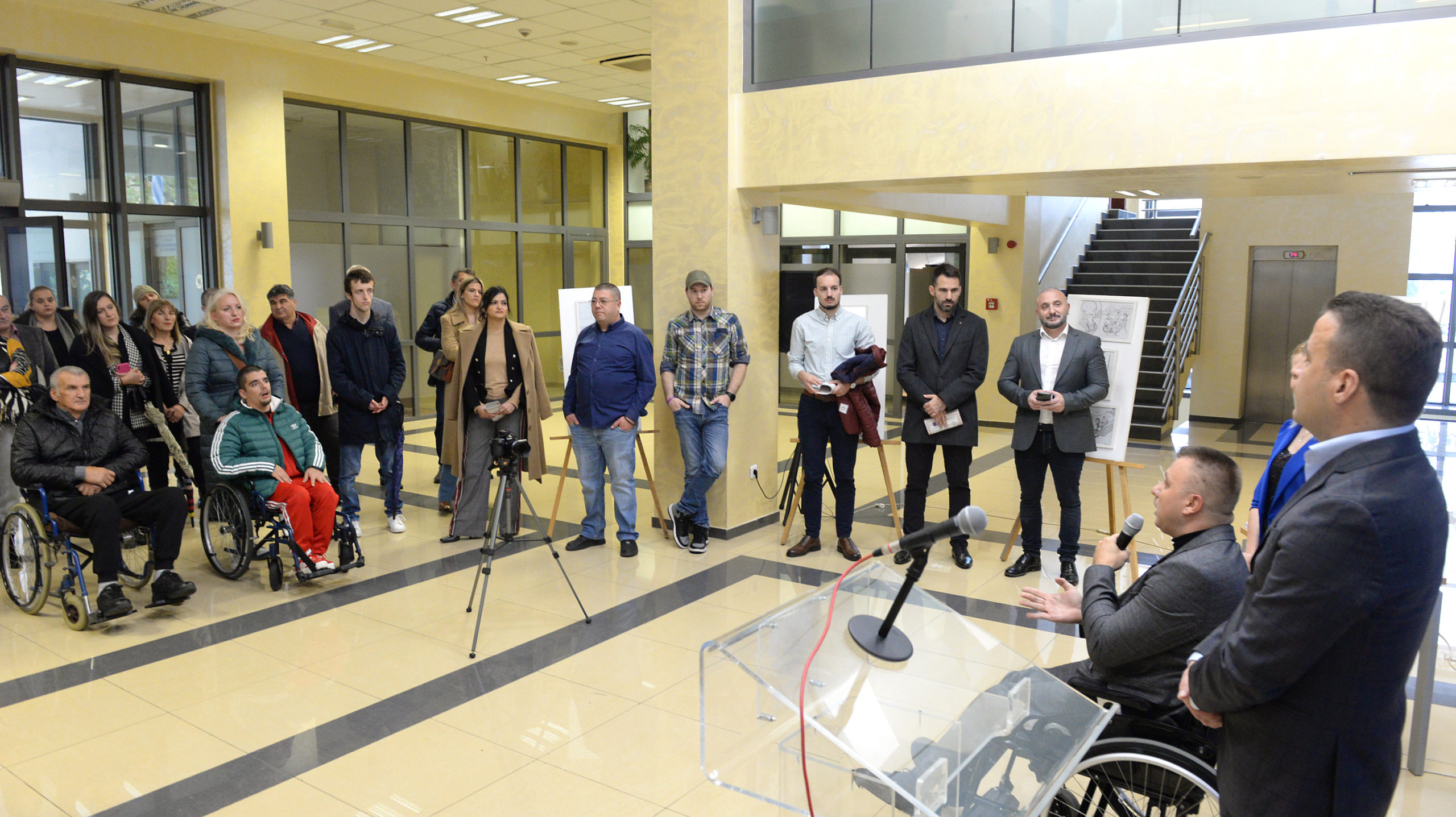 Otvorena izložba stripa o pristupačnosti javnog prostora: Zajedničkim djelovanjem da boljeg položajaprava osoba sa invaliditetom