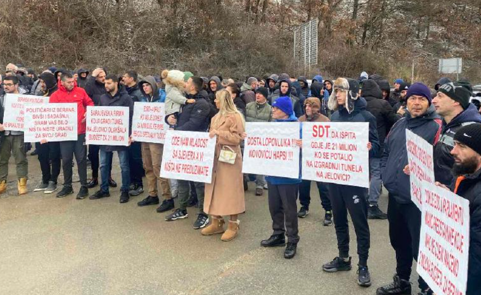Protest u Beranama: Traže od Vlade da promijeni odnos prema toj opštini i da opredijeli više novca za grad