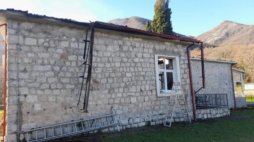 Utvrđen uzrok požara u manastiru Donji Brčeli: Napravljeni propusti prilikom gradnje dimnjaka
