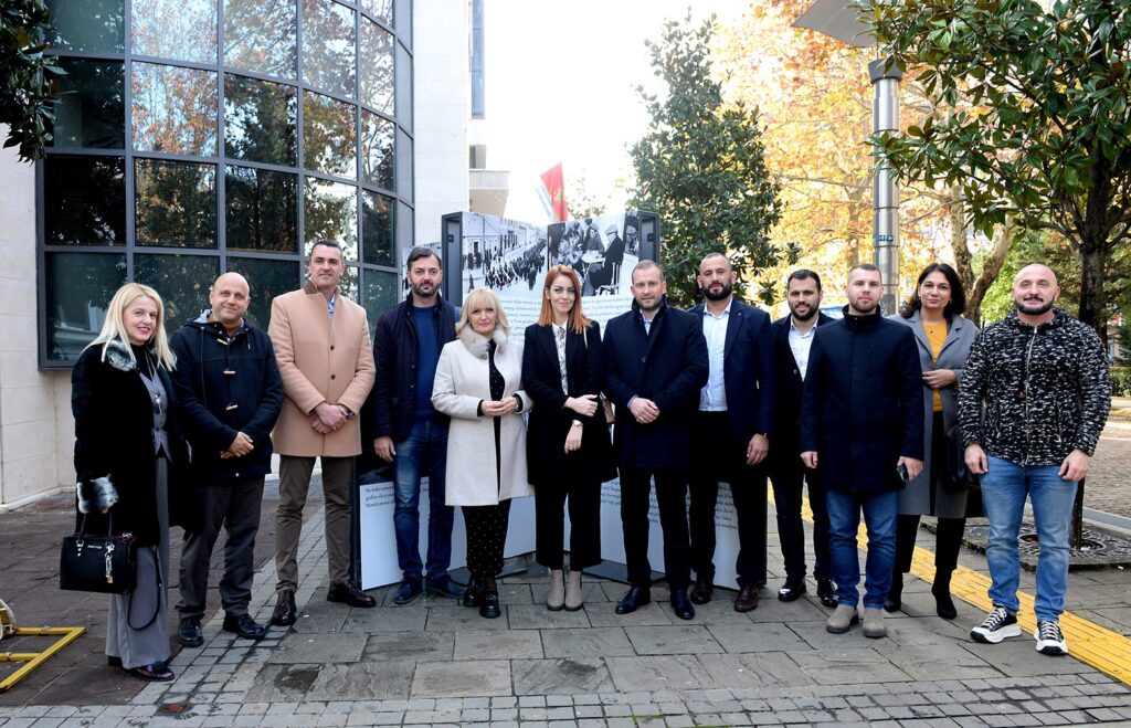 Izložba ispred Gradskog parlamenta: Potražite pretke na fotografijama stare Podgorice