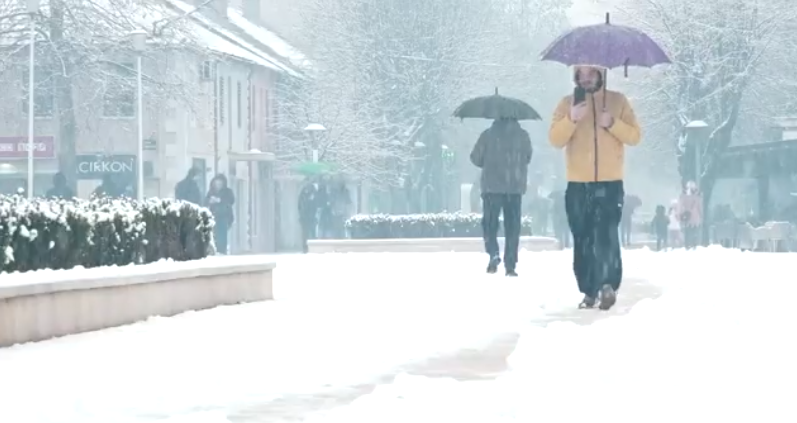 Pao prvi snijeg u Nikšiću (VIDEO)