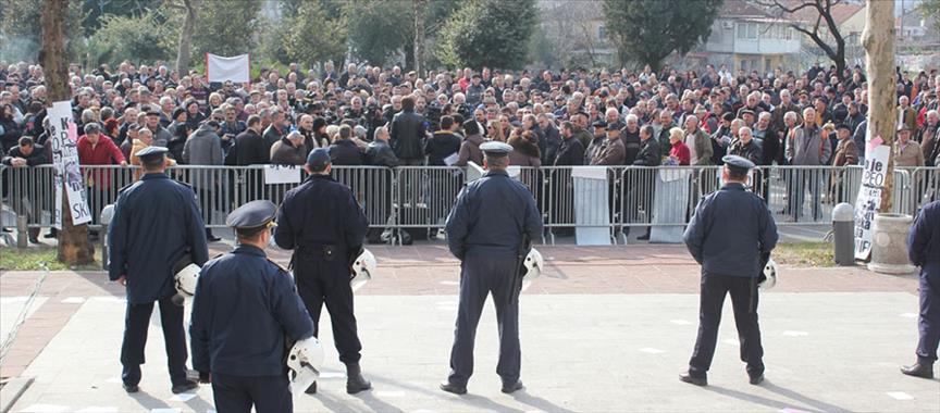 Štrajk ispred Skupštine: Prosvjetari 27. decembra izlaze na ulicu!