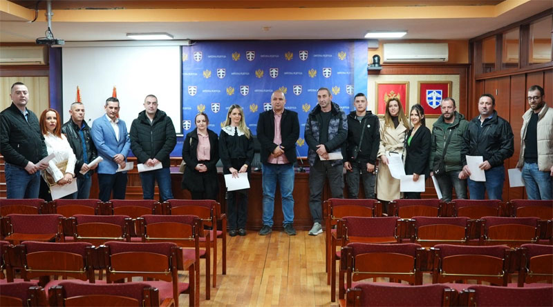 Vraneš potpisao ugovore sa 19 porodica koje su ostvarile pravo na bespovratna sredstva za rješavanje stambenog pitanja