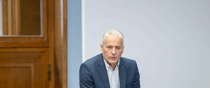 Vujičić: Neodgovorni pojedinci i NVO legalno pljačkaju budžet od 2016. godine