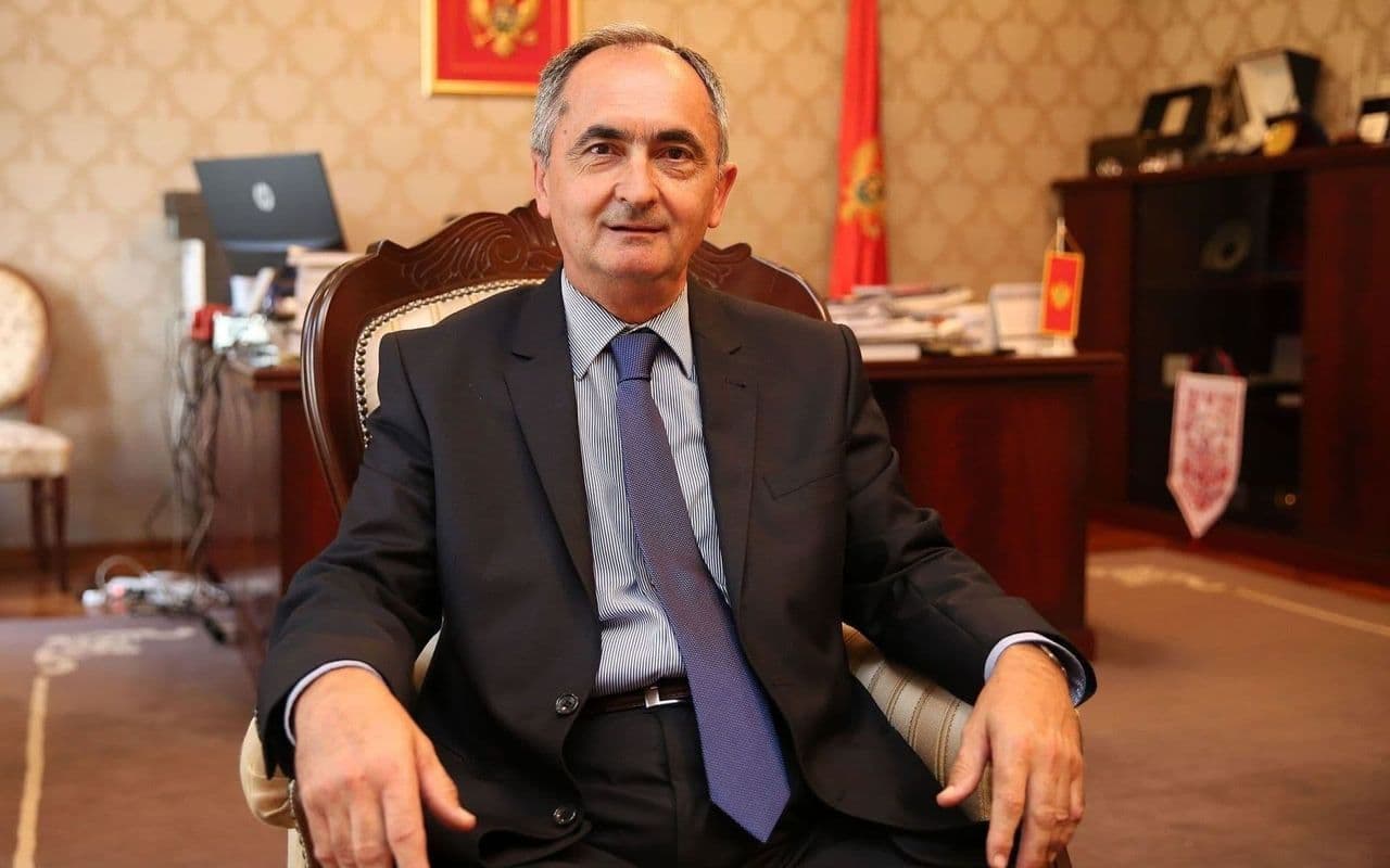 Sve je lako kada si dobar sa Peđom Boškovićem: Nekadašnji predsjednik Ustavnog suda Dragoljub Drašković kupio stan od 109 kvadrata za manje od 25.000 evra!
