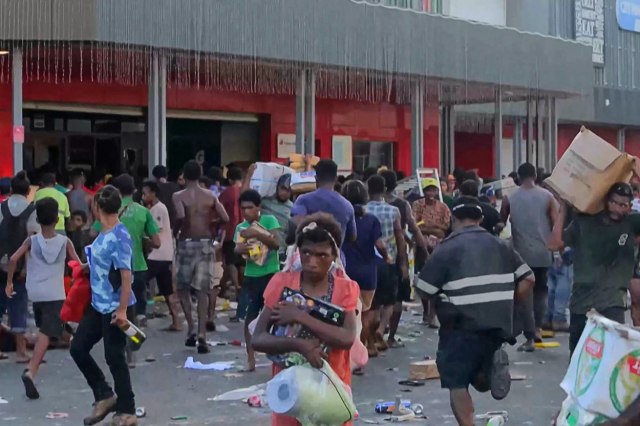 Neredi u Papui Novoj Gvineji, poginulo najmanje 15 ljudi