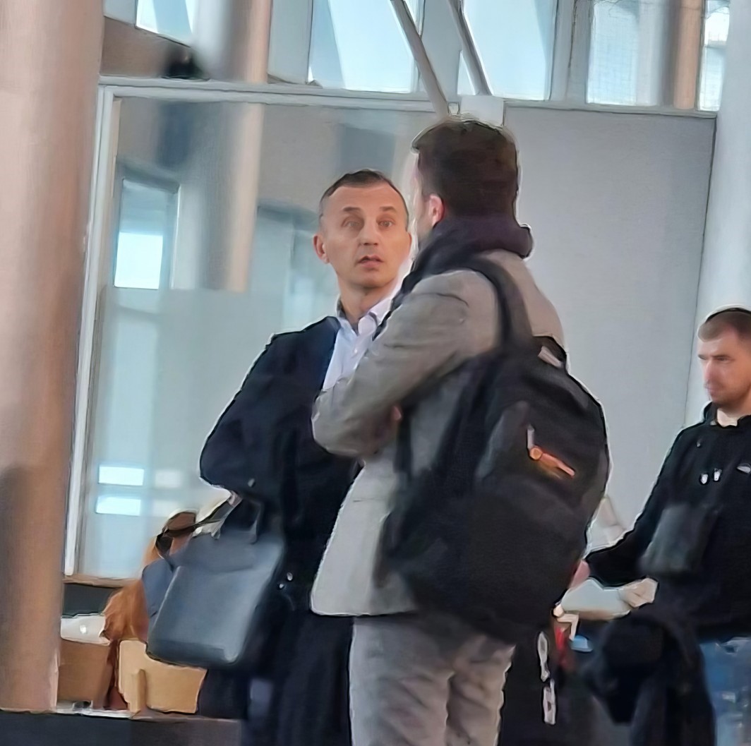 SDT mu nije oduzeo dokumenta: „Bijeli orao“ odletio za Beč, iako se protiv njega vode dva postupka zbog zloupotrebe položaja!