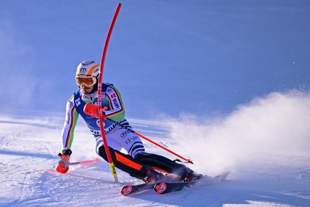 Štraserov Kicbil, Mikaelina Jasna
