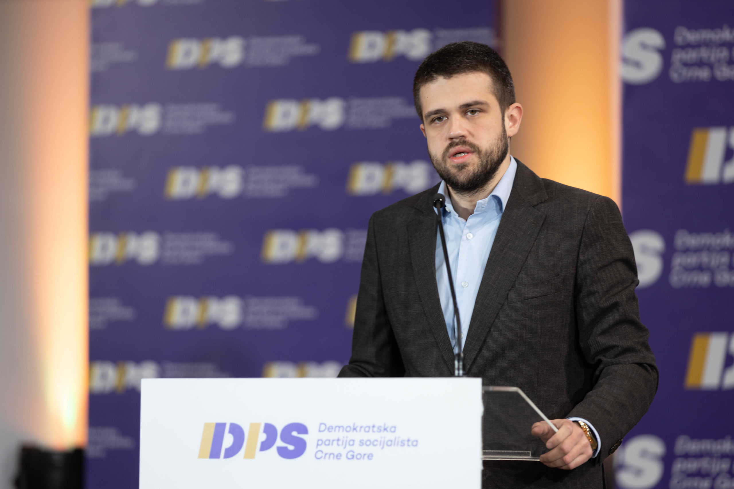 Nikolić: Šuković nedostojan funkcije šefa SPO, iniciraćemo kontrolno saslušanje zbog „plave sveske“