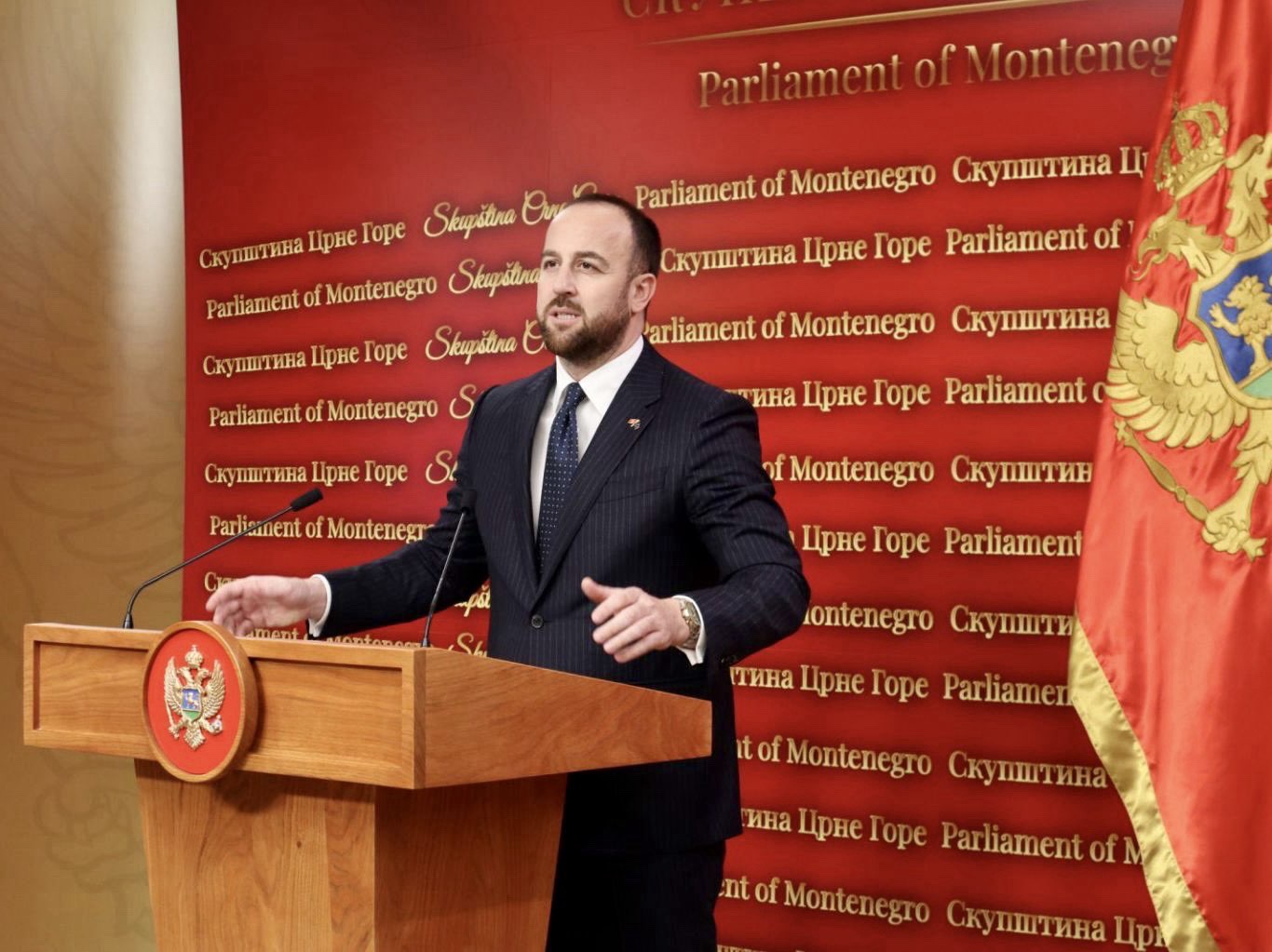 Nikolić MUP-u: Nijesu poslanici sudski vještaci da izvode dokaze, za početak obratite se BiH