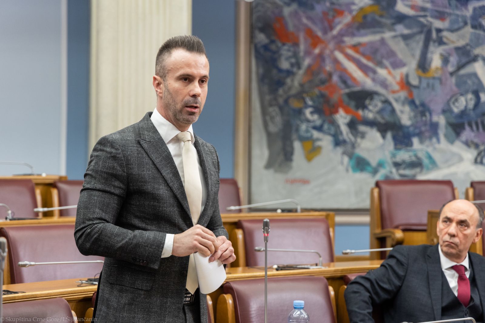 Bogdanović čestitao Dan novinara: Tokom decenija ugnjetavanja, maltretiranja, prebijanja i čak ubistava, zajedničkim snagama oslobodili smo Crnu Goru okova