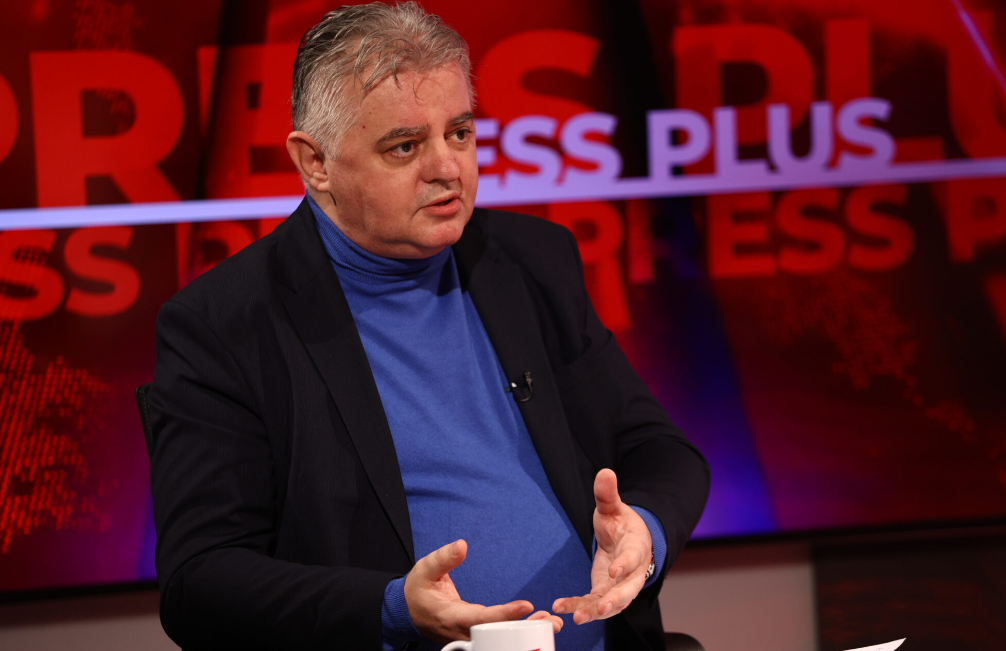Bojović: Povećati plate prosvjetnim radnicima!