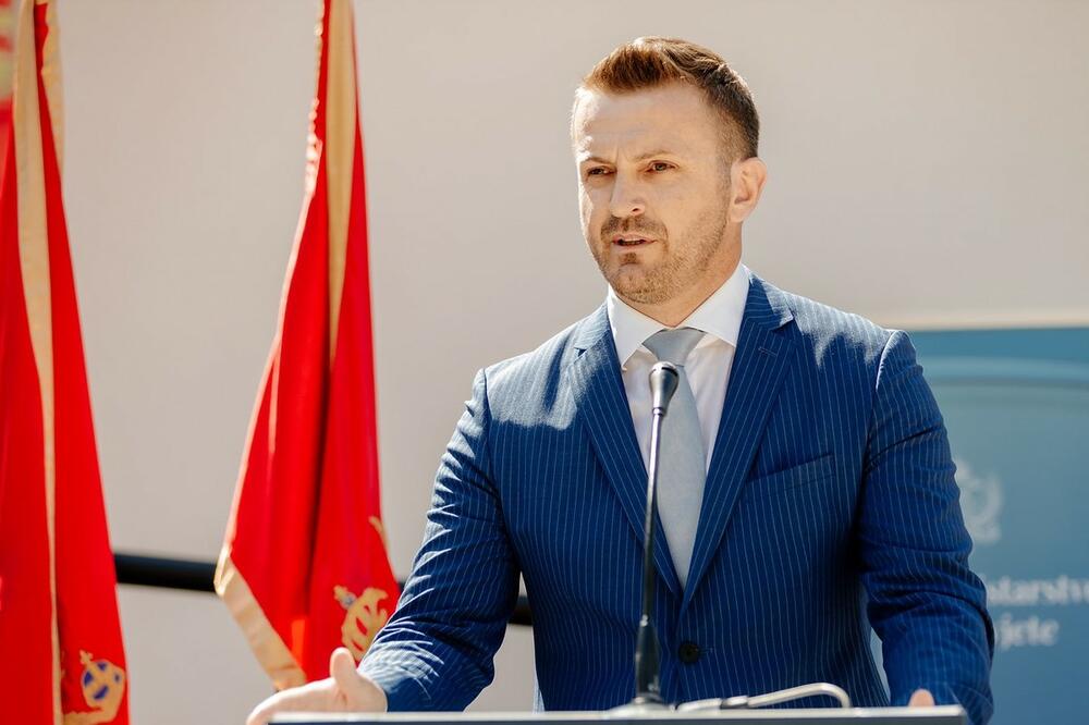 Prijatelj ga „uvalio“: Dukaj preko bivšeg ambasadora tzv. Kosova došao „u kontakt“ sa Čamgozom