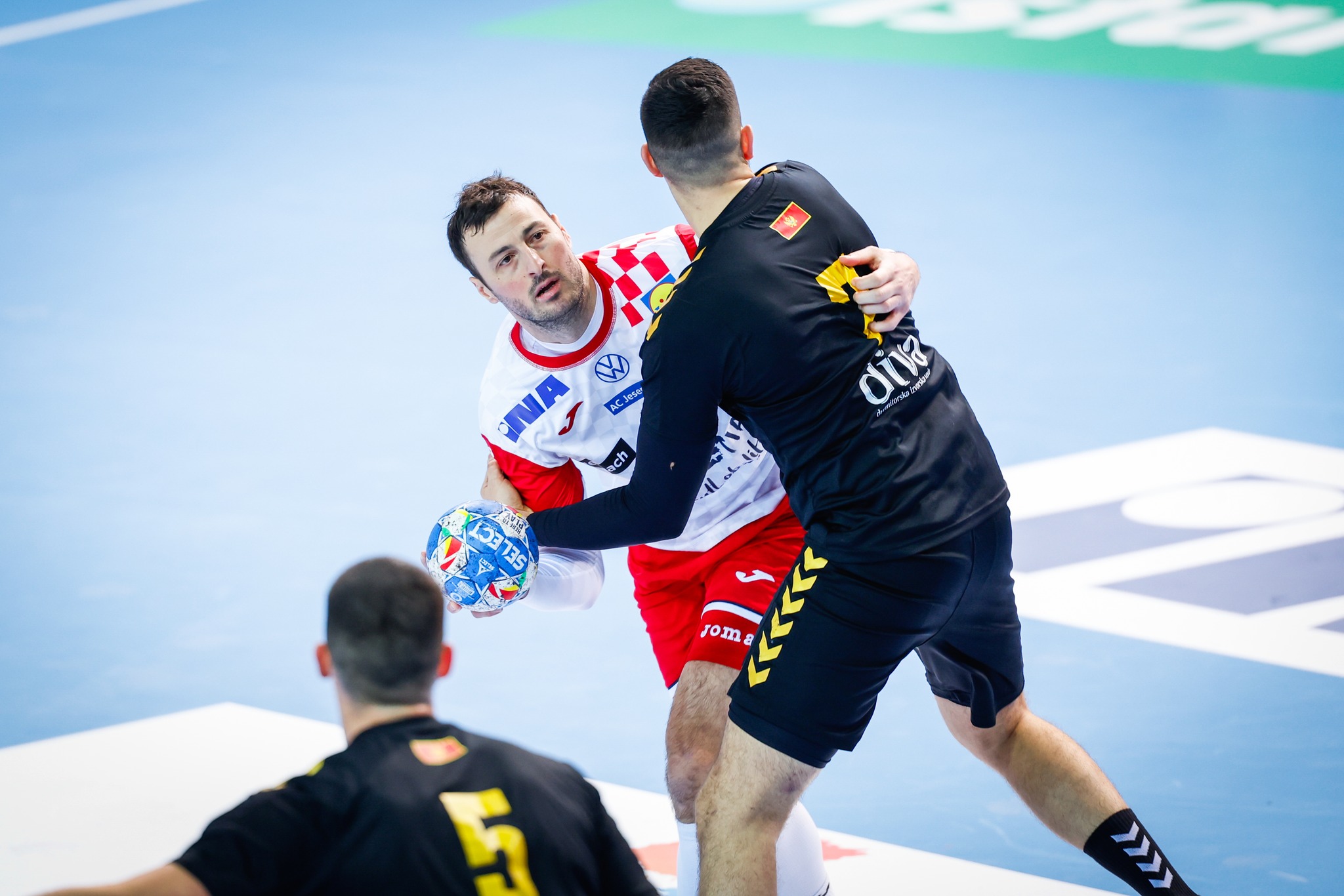 Rukometaši Crne Gore poraženi od Hrvatske u Poreču