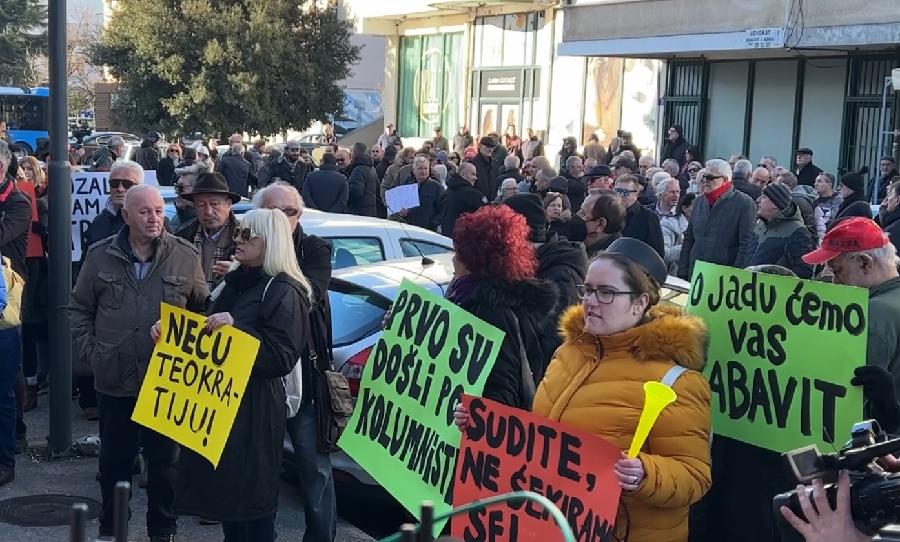 Da je poludivlji istoričar širio mržnju prema drugim konfesijama, ista srbofobna ekipa bi se okupila i zbog toga napadala SPC