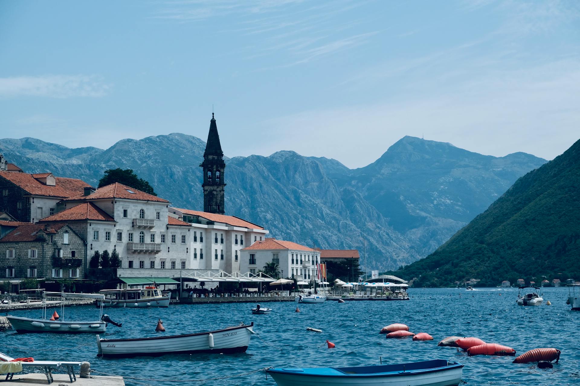 Britanski mediji: Crna Gora je savršena destinacija koja nudi luksuz po povoljnim cijenama
