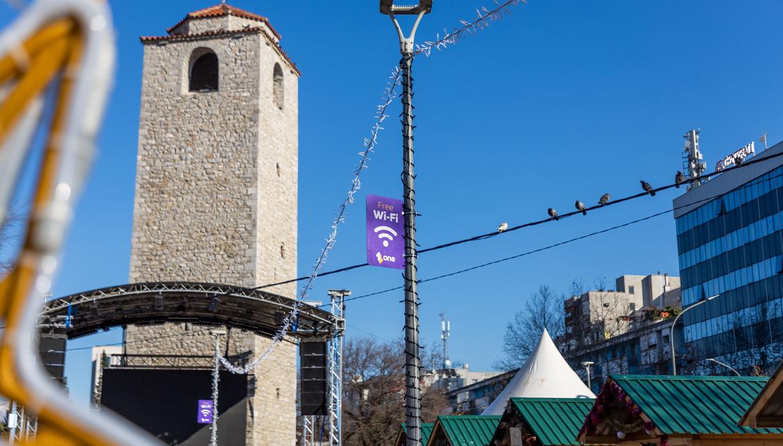 Topla, domaća, praznična priča na Trgu vojvode Bećir-bega Osmanagića