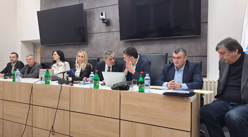 Šveđani, Daka i Švajcarci u trci za Željezaru