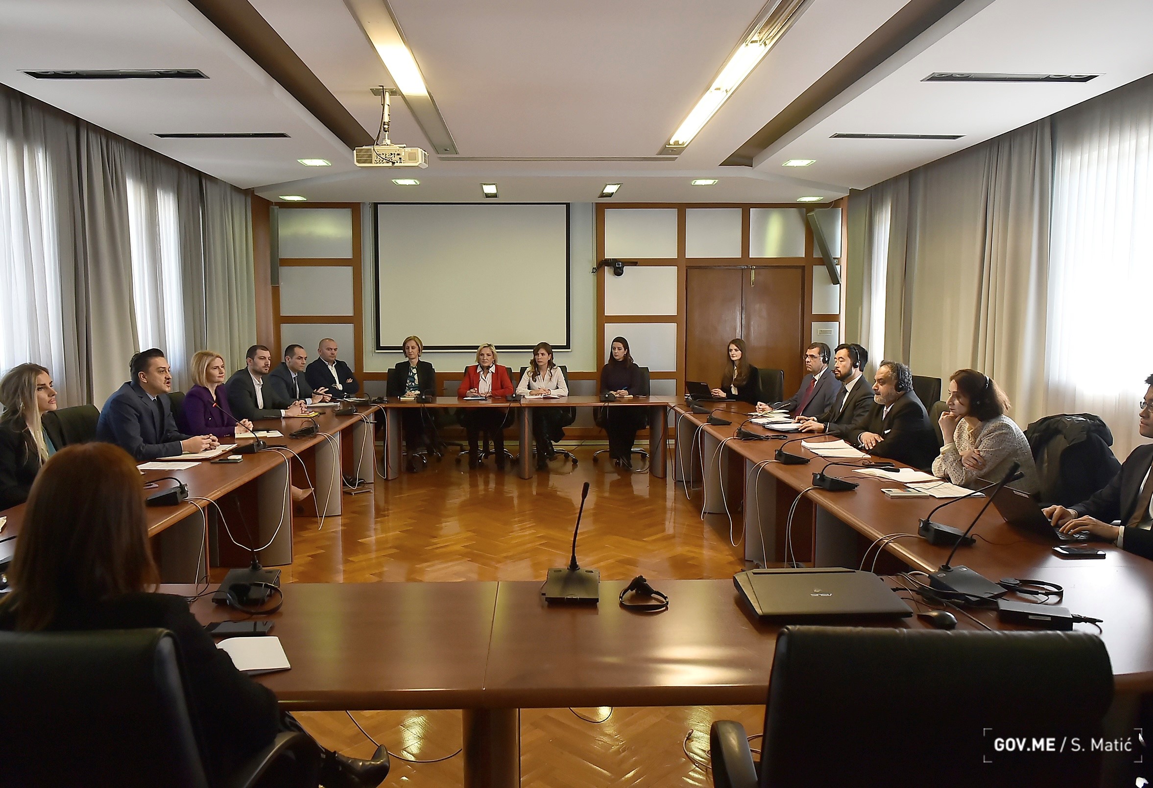 Vuković sa misijom MMF-a: Očekuje se smanjenje deficita budžeta na ispod 3% BDP-a, kao i uspostavljanje opadajućeg trenda javnog duga na nivo od 60%