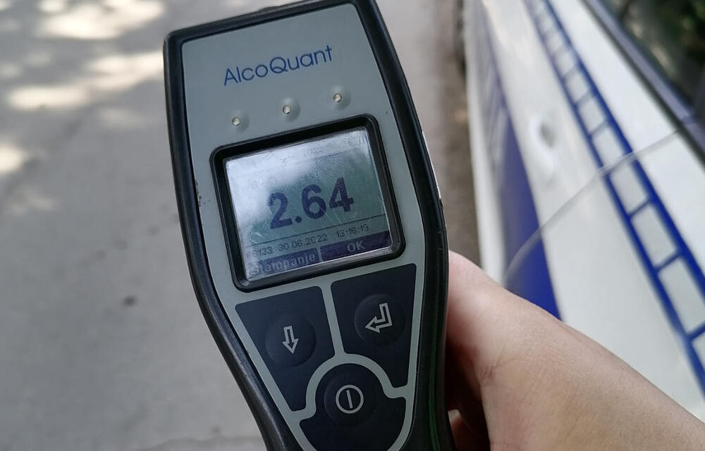 Crna Gora u vrhu po količini popijenog alkohola: Saobraćajcima fali usnika za alkometre!