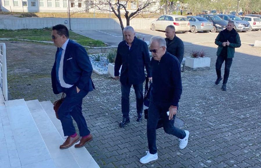 Nastavlja se suđenje u Ulcinjskom sudu: Lazović stigao, čeka se Abazović