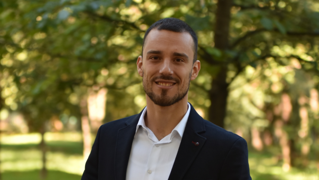 „Umjesto da se bavi cijenama hrane, Vlada bi da vraća radnu nedjelju“