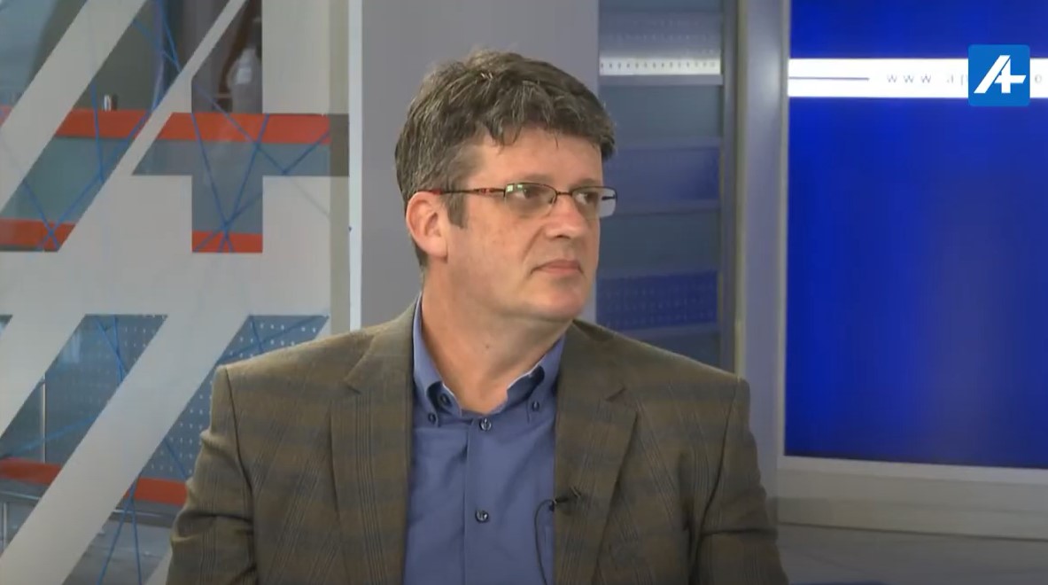 Stojović: Spajićevog ujaka interesuje bezbjednosni sektor, Abazović to dočarao baš onako kako se i zbiva