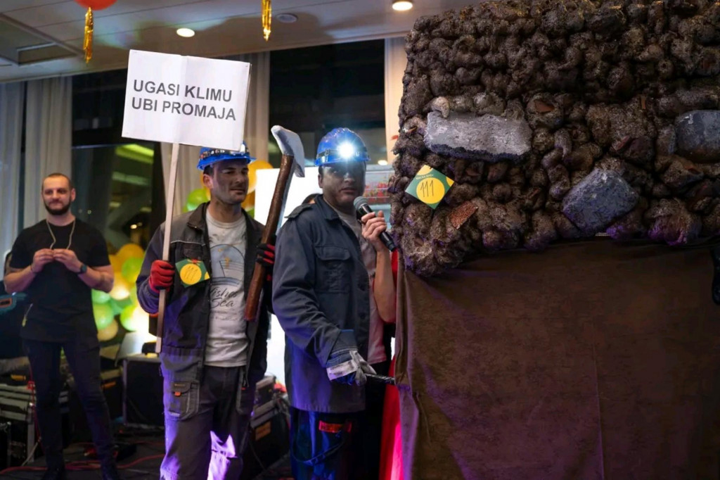 Na maskenbalu najbolji Rent a tunel