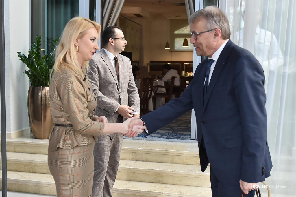 Gorčević se sastala sa Dvoržakom: Želimo što prije Crnu Goru u EU