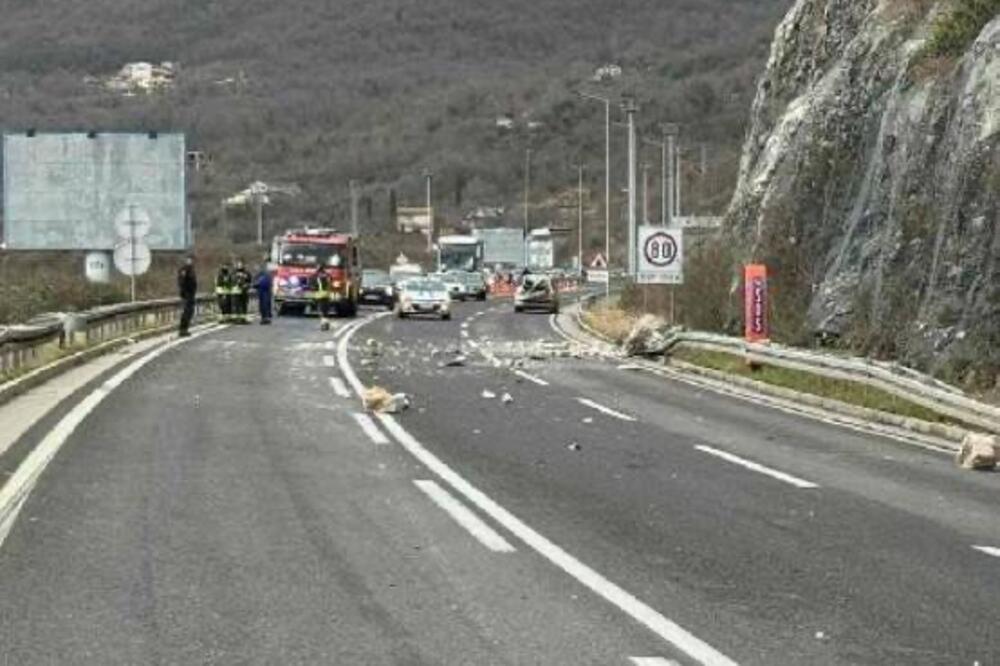 Uspostavljen saobraćaj kroz tunel Sozina
