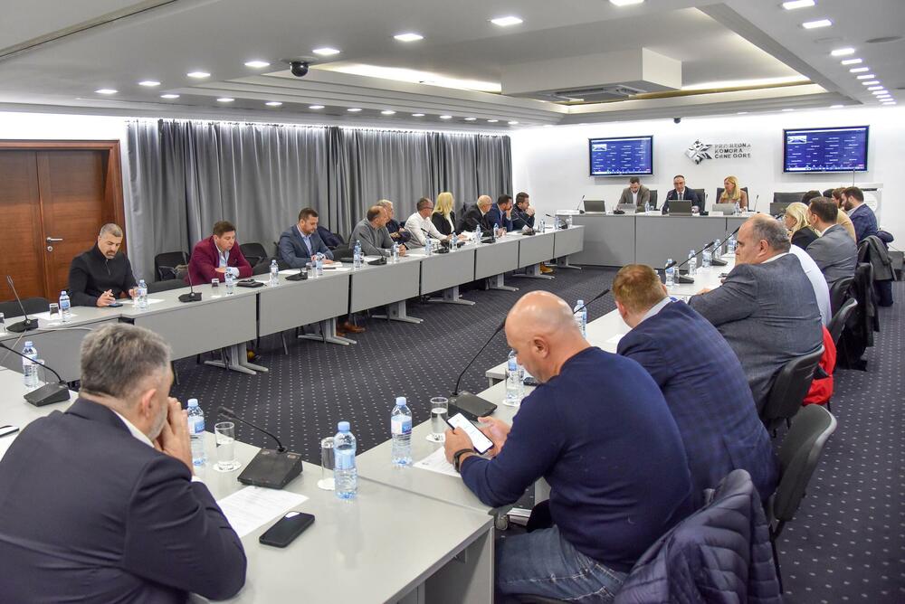 PKCG: Ključna pitanja za sezonu razmotrena bez nadležnih ministarstava i Morskog dobra